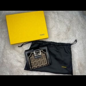 FENDI P. FOGLIO ZUCCH/VIT/MOG. PANNA NERO ORO WALLET